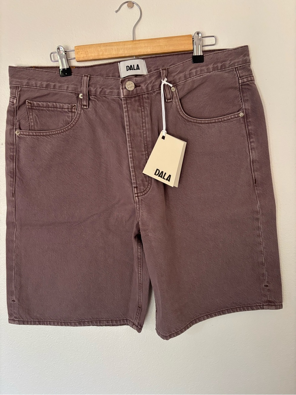 NWT DALA Isle Women's Jean Shorts in Sparrow Sold Out